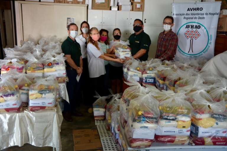 Vaxxinova doa mais de 1,5 tonelada de alimentos