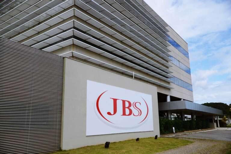 JBS assina acordo de aquisição de negócio de salmão