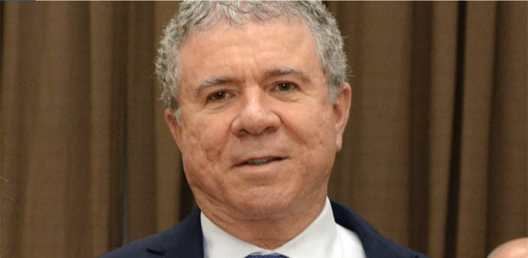 Celso Silveira Mello e familiares morrem em acidente