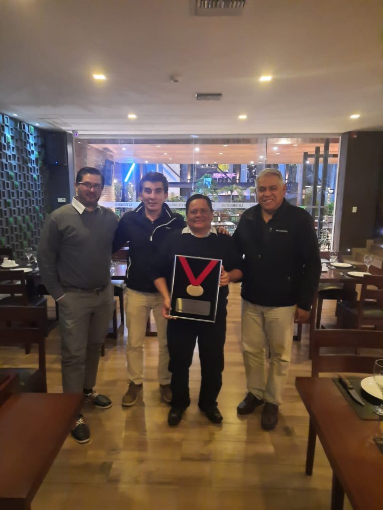 Cobb-Vantress premia Avícola Sofía pela produção de ovos