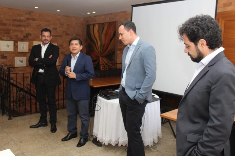 Após cinco anos, Ceva comemora lançamento de vacina com conquista de Selo