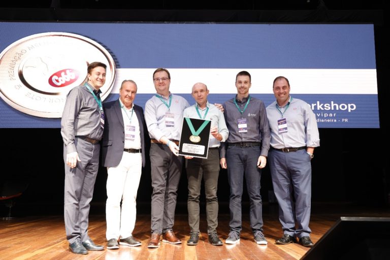 Cobb-Vantress premia Lar Cooperativa