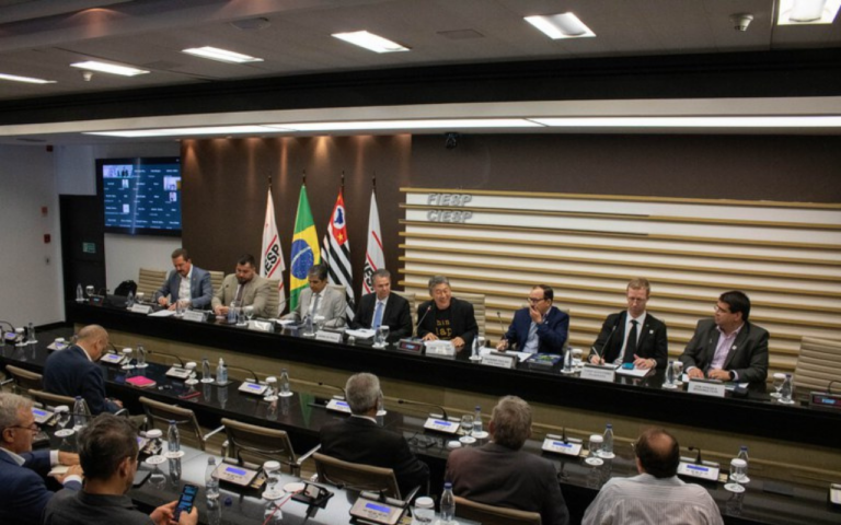 Ministro da Pesca participa do lançamento do Anuário da Piscicultura 2025 e celebra crescimento do setor