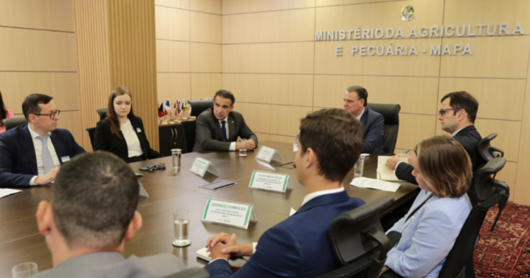 Ministro da Agricultura recebe delegação russa para debater Fórum IMBRICS e fortalecer laços comerciais