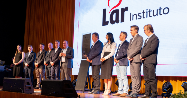 Celebrando 61 anos, Lar Cooperativa lança Instituto e livro