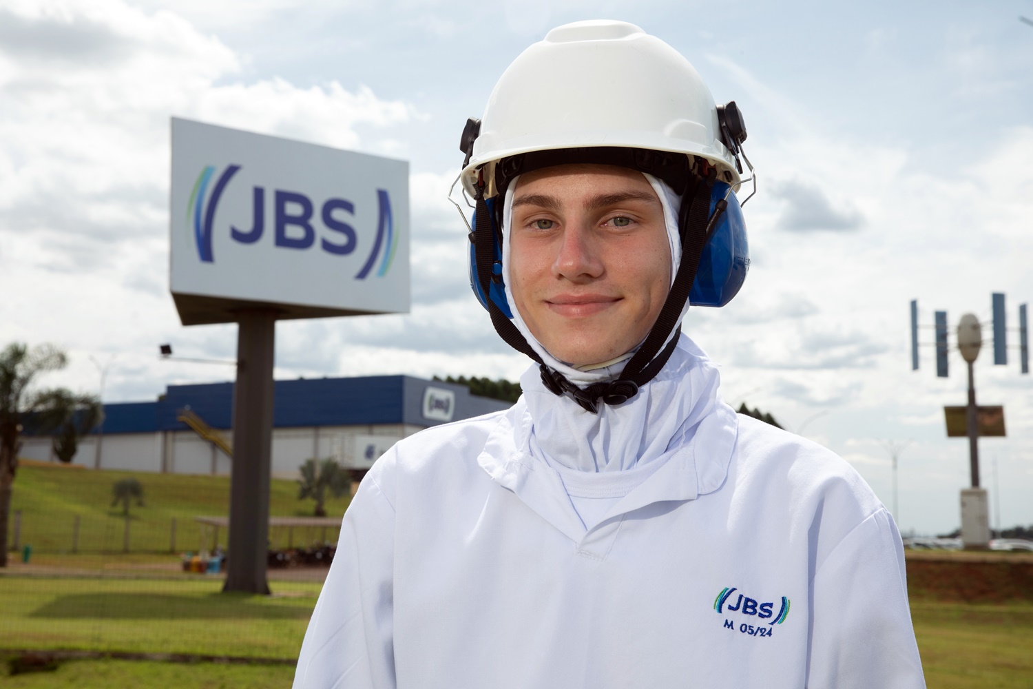 A JBS abriu inscrições até 26 de setembro para o Programa de Estágio 2026, com vagas em diversas unidades do país e foco no desenvolvimento de futuras lideranças