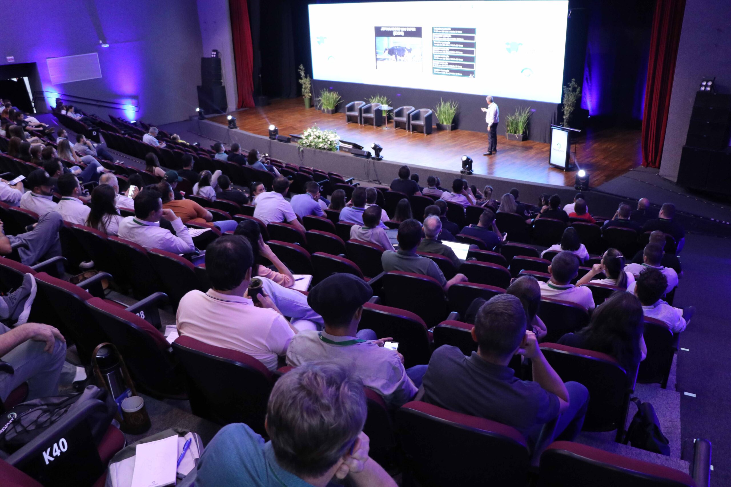 Chapecó sedia de 14 a 16 de outubro o 14º Simpósio Brasil Sul de Bovinocultura de Leite, com debates técnicos, feira e eventos