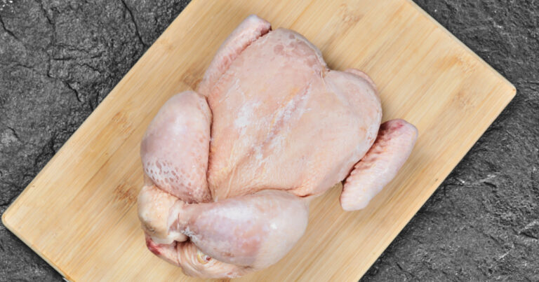 Exportações reaquecem mercado e impulsionam preços do frango em setembro