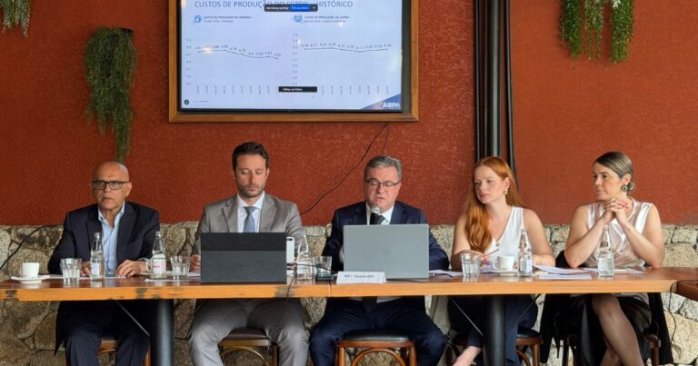 ABPA projeta 2026 positivo com avanço na produção e estabilidade nos mercados