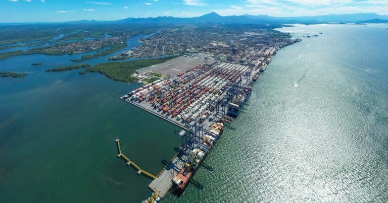 TCP alcança 1,6 milhão de TEUs em 2025 e registra recorde histórico no Sul