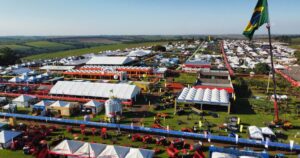 Ciclo de Avicultura reforça integração, tecnologia e proximidade com produtores no Show Rural Coopavel