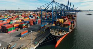 Exportações brasileiras aos EUA recuam em janeiro e pressionam balança bilateral