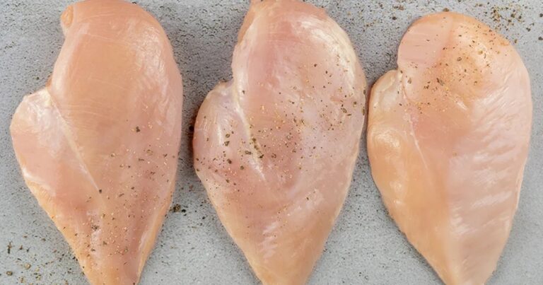 Mercado do frango reage em abril e registra primeira alta de 2026, aponta Cepea