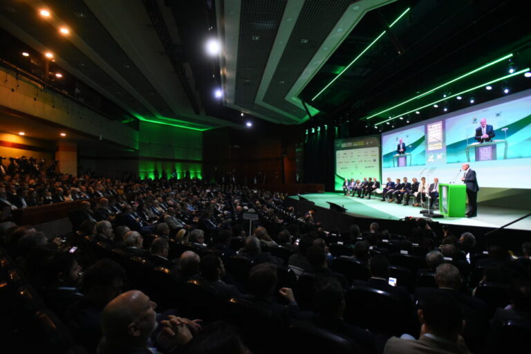Agro brasileiro cobra agenda de Estado para ampliar competitividade no mercado global