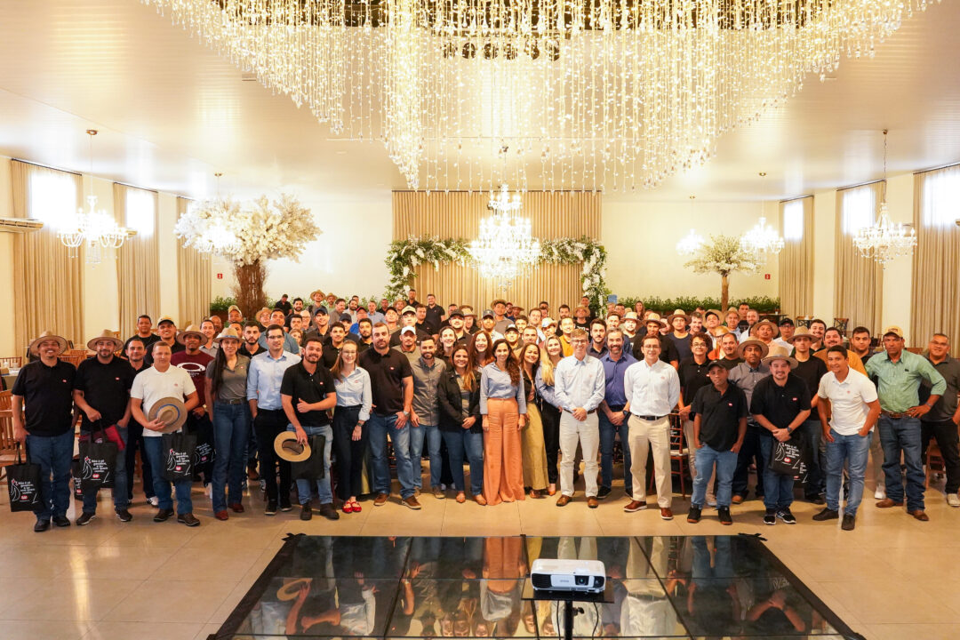 Cobb amplia debate sobre pragas e biosseguridade em workshop