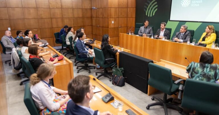 CNA reúne diplomatas para discutir regras da UE sobre antimicrobianos