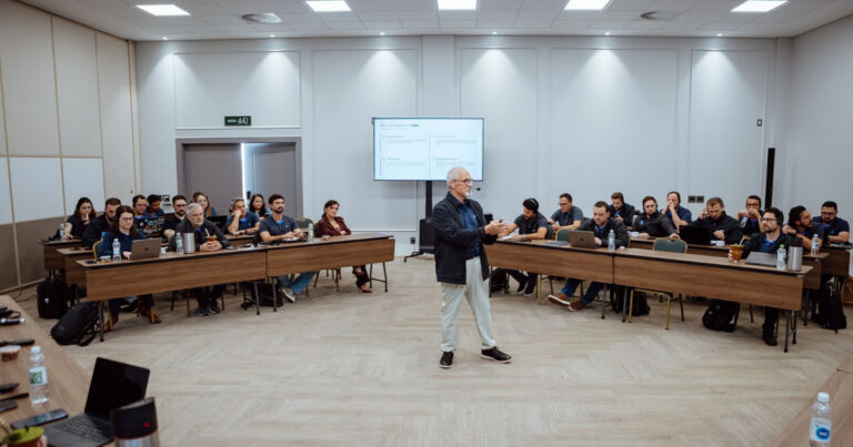 Vetantec Summit debate sanidade, nutrição e tecnologia em Chapecó