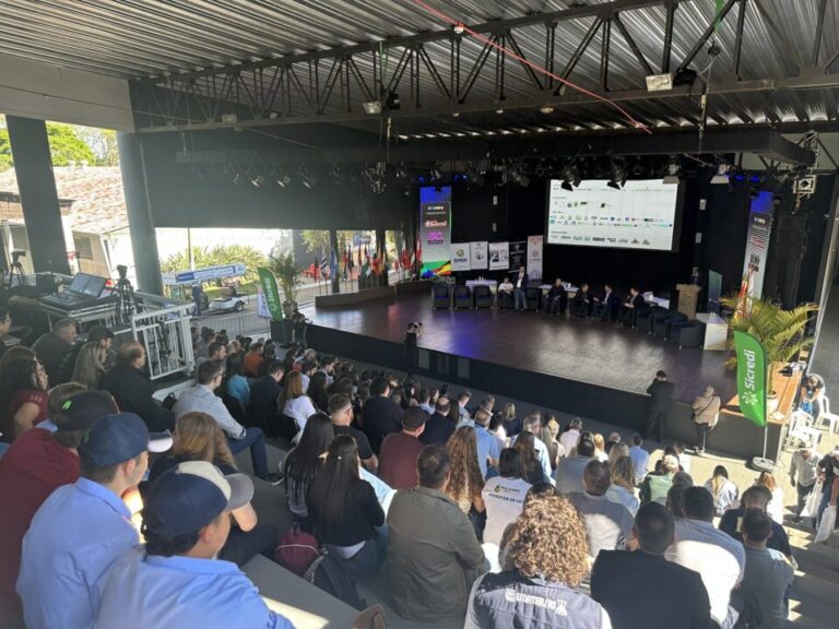 Milk Summit Mercosul reúne cadeia láctea em Ijuí para discutir competitividade e exportação