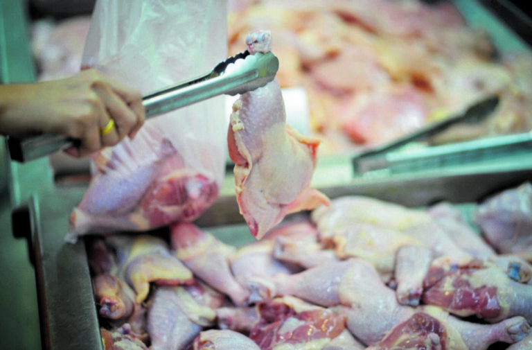 Frango congelado sobe 13,4% e resfriado avança 14% em setembro