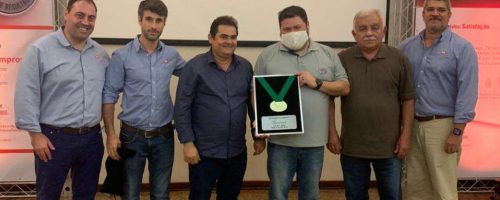 COBB premia Guaraves