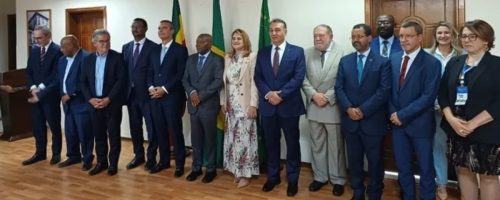 Capa Matéria fazenda-modelo na África