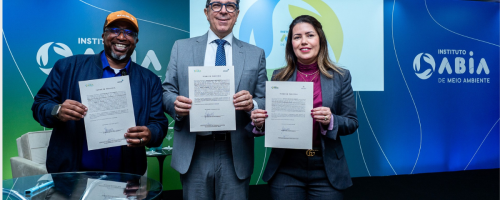 O Instituto ABIA de Meio Ambiente foi lançado para coordenar projetos de sustentabilidade e logística reversa de embalagens na indústria de alimentos.