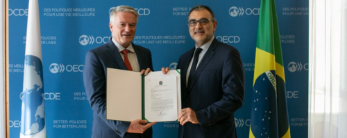 embaixador José Sarquis, junto com o Secretário Geral da OCDE, Mathias Cormann