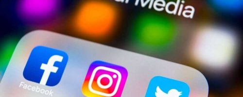 social media-facebook-celular